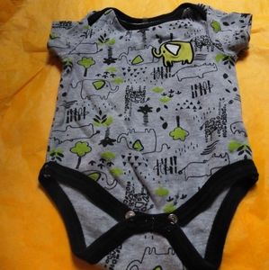 Baby gear gray onesie w/elephants 3-6mosq